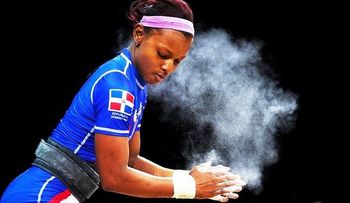 Dominicana Beatriz Pirón gana oro en levantamiento de pesas en Venezuela 