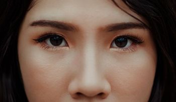 Los errores que cometes al pintar tus cejas y no lo sabías