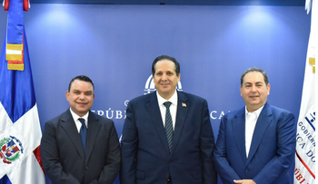 Víctor Atallah juramenta a Julio César Landrón en el SNS