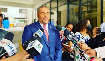 Diputado Eduard Espiritusanto somete proyecto que busca crear casas de acogidas para pacientes de  cáncer.