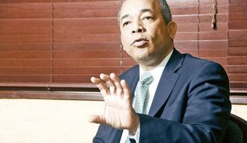 Bichara advierte nada detendrá construcción de plantas a carbón