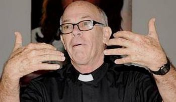 Sacerdote Acevedo dice Iglesia no discrimina, pero trata no aceptar pederastas