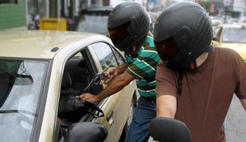 Hombres armados roban dos urnas de centro de votación del PLD