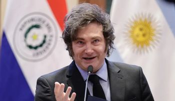 Milei veta leyes de aumento a jubilados y de la emergencia en discapacidad