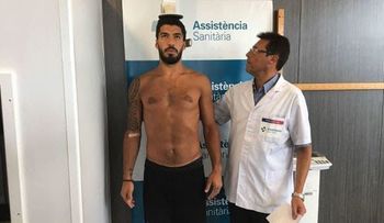 Las extrañas marcas en los pezones de Luis Suárez que se hicieron virales