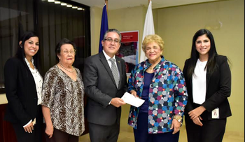 Voluntariado Bancentraliano dona recursos a la Cruz Roja Dominicana