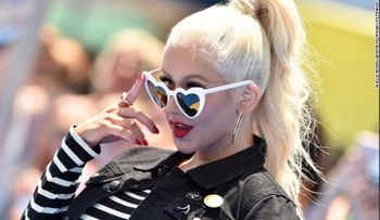 "Soy una chica que le gusta un rostro a punto"; dice a todo pulmón Christina Aguilera, que luce casi irreconocible, en foto sin maquillaje