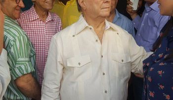 Hipólito cumple 76 años y Danilo lo llama para felicitarlo