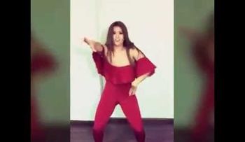 El trasero de una presentadora de TV genera polémica en las redes (VIDEO)