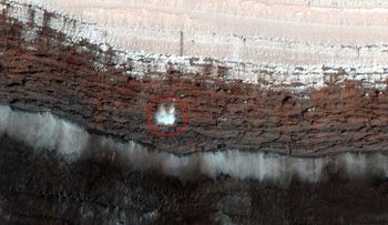 Publican fotos de una enorme avalancha en Marte