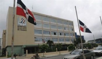 El Ministerio de Trabajo recuerda que el viernes 16 es no laborable