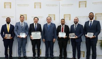 BCRD entregó premios de su Concurso de Economía "Biblioteca Juan Pablo Duarte" 2024