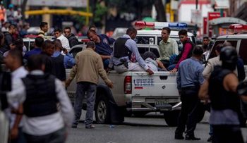 Dos muertos y un herido por enfrentamiento a tiros en Santiago