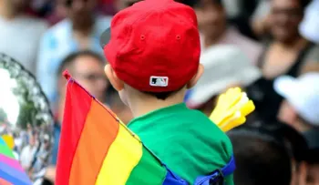 El papa pide "no condenar" a un hijo con una diferente orientación sexual. "Eres mi hijo o mi hija como eres"