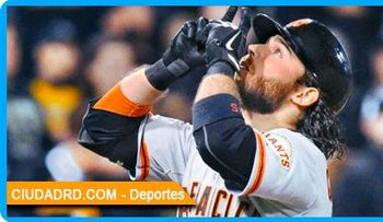 Bumgarner lanza blanqueda  y juego completo ante los Piratas
