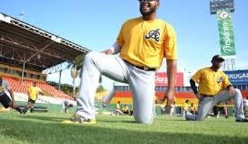 Aguilas Cibaeñas suspenden al 1ra base Edwin Espinal