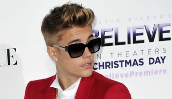 Detectives investigan en casa de Bieber