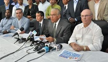 Sector de Hipólito Mejia entregará esta noche a Vargas Maldonado propuesta por la unidad del PRD