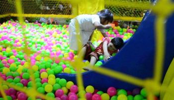 Los científicos advierten: los parques de bolas son un nido de bacterias, algunas muy peligrosas