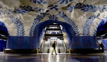 Metro de Estocolmo: Galería de arte más moderna del mundo 