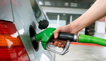 Suben precios gasolinas, rebajan GLP y otros siguen iguales