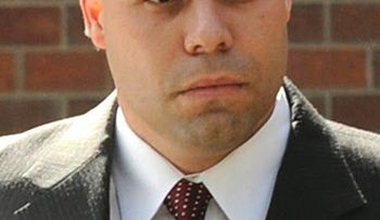 Condenan a un supuesto atracador dominicano por muerte de policía en NY