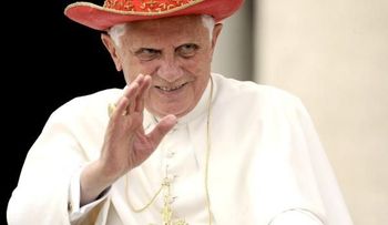 Pide al MP actuar contra curas violen menores; dice quien debe informar al Papa es el Cardenal