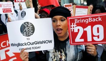 Alicia Keys protesta por niñas nigerianas 