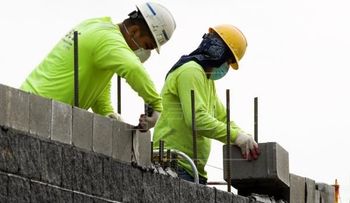 EEUU crea casi un millón de empleos en marzo y el desempleo cae al 6 %