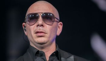 Acusan a Pitbull de plagio por su canción "Timber"