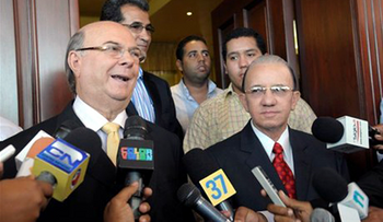 Salazar denuncia quieren llevar a Hipólito al PRSC