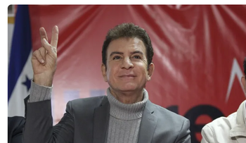 Zelaya afirma que Nasralla ganaría acta por acta