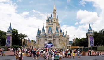 26 casos de sarampión a parques de Disney 