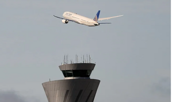 Trump amenaza con bajar sueldo a controladores ausentes