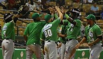 Licey se coloca al borde del precipicio en el Round Robin; Leones derrotan 7- 1 a los Toros
