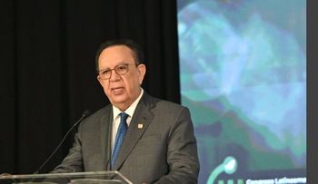 Valdez Albizu: Sostenibilidad de la banca es la clave para garantizar su permanencia