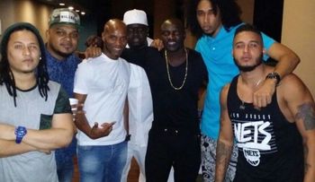 El Batallón por cerrar negocios con Akon