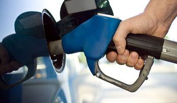 Gobierno sube RD$3.00 y RD$2.40 precios gasolinas