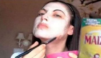 Los dermatologos no lo pueden creer: Mascarilla de maicena que te dejas un rostro perfecto...