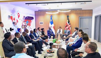 Presidente Senado aborda crisis haitiana con canciller keniano