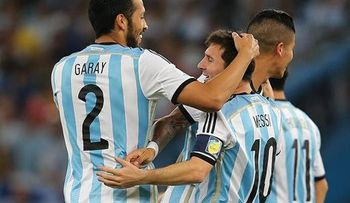 El golazo de Messi y un autogol garantizan victoria de Argentina por 2-1