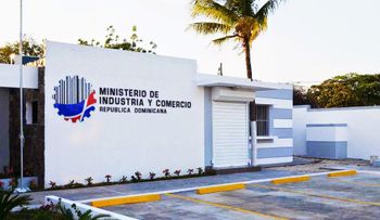 Danilo nombra Nelson Toca Simó, en lugar Temístocles Montás en Industria y Comercio  