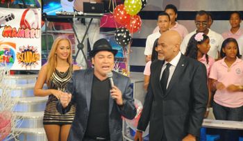 El Súper Frank dice dueños de emisoras sólo buscan tener poder político