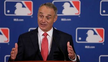 MLB impone sanción a Cardenales por hackeo; suspende de por vida al ex director de scouts
