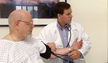 Científicos británicos hallan cura para la hipertensión