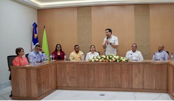 Ministro de Cultura fortalece vínculos con el sector cultural de Constanza