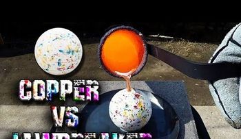 ¿Qué pasa si se vierte cobre fundido sobre una bola de caramelo? El resultado sorprende