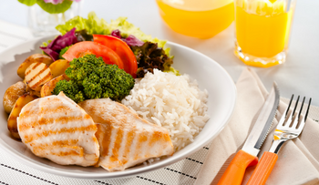 Así debería ser tu plato para una dieta sana y equilibrada