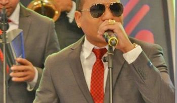Kelvin Saviñón se cansó y renuncia de la Chiquito Team Band