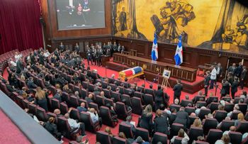 Congreso rinde honras fúnebres a Vicente Sánchez Baret